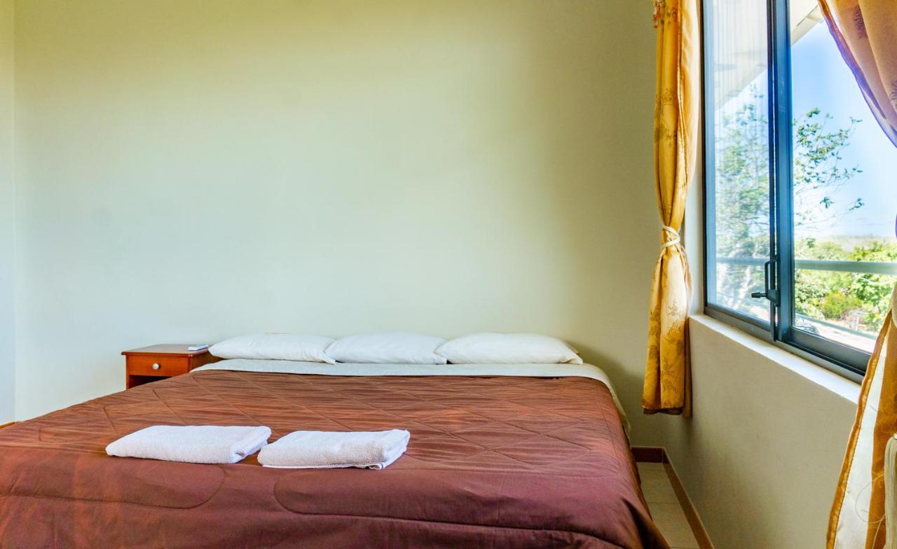 Cucuve Eco Hostal Puerto Baquerizo Moreno Extérieur photo